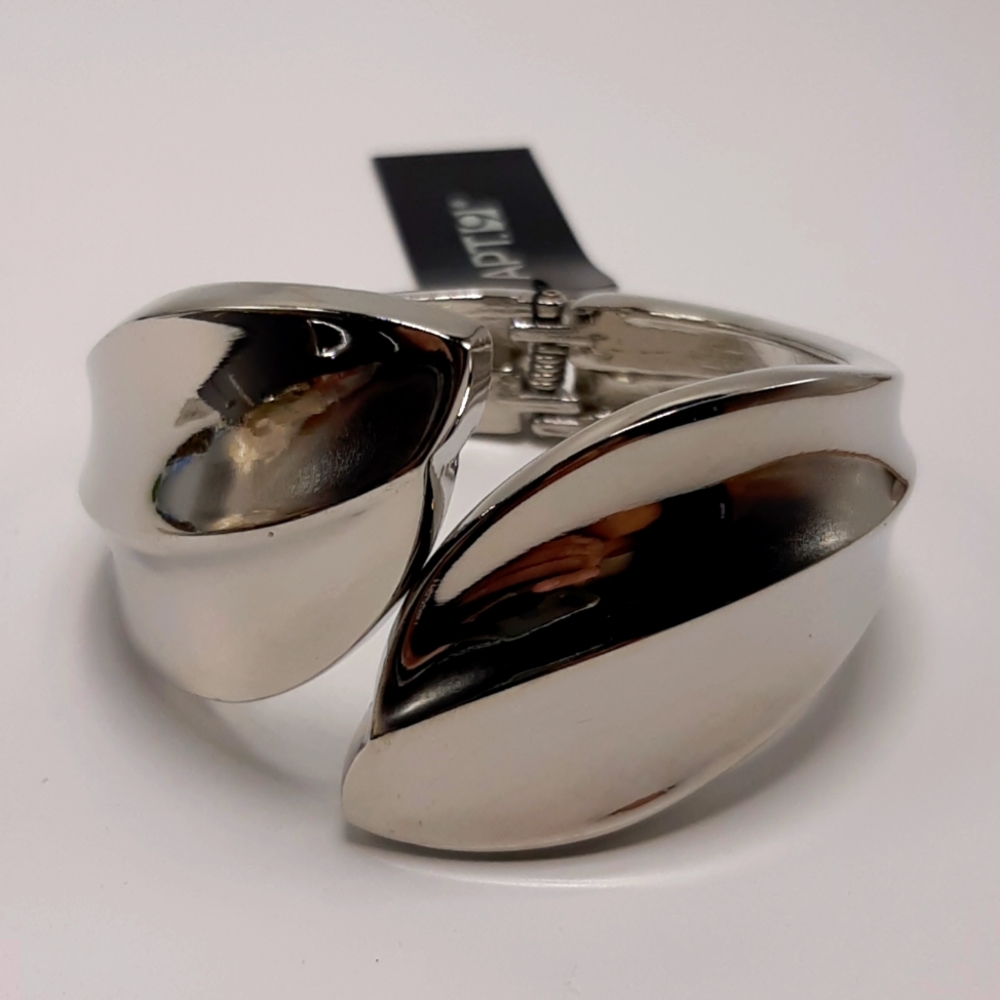 NWT Apt. 9 Kohls Leaf Clamp Silver Tone Bracelet